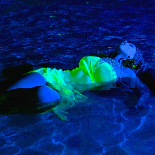 日本免费激情小电影
